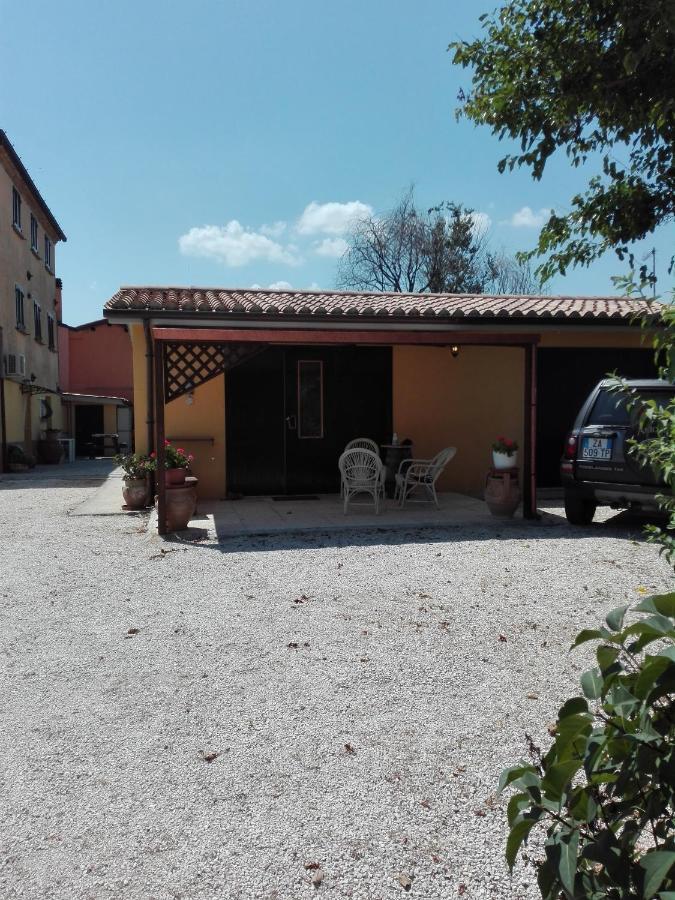 Casa Vacanze Angelica Ostra Vetere Eksteriør billede